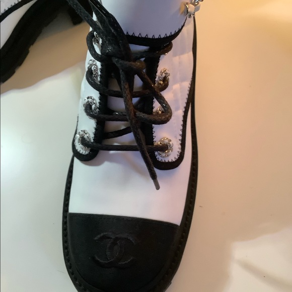 Chanel boots , 100% authentic - Picture 3 of 11